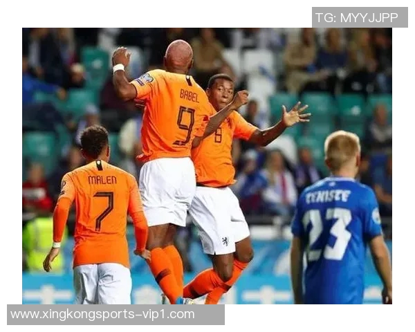 红发足球明星的崛起与挑战:从赛场到人生的独特故事 红发足球明星的崛起与挑战:从赛场到人生的独特故事