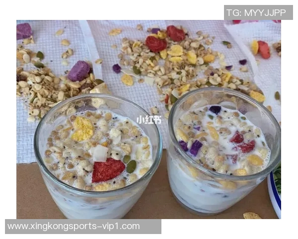 揭秘足球巨星的一天饮食安排如何助力巅峰表现与体能保持 揭秘足球巨星的一天饮食安排如何助力巅峰表现与体能保持